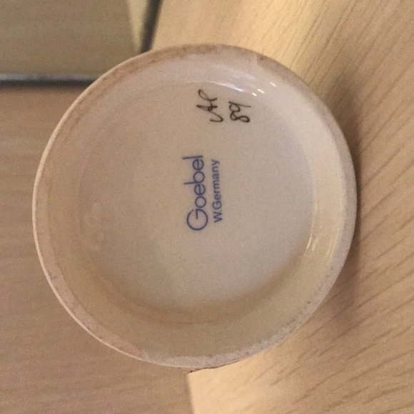 Hummel - Picture 2 of 4